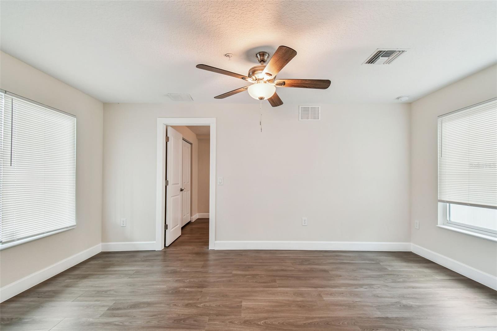 650 E TARPON AVE #C2 — photo 8