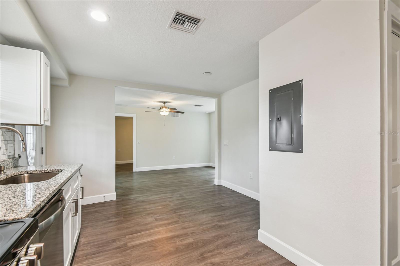 650 E TARPON AVE #C2 — photo 7
