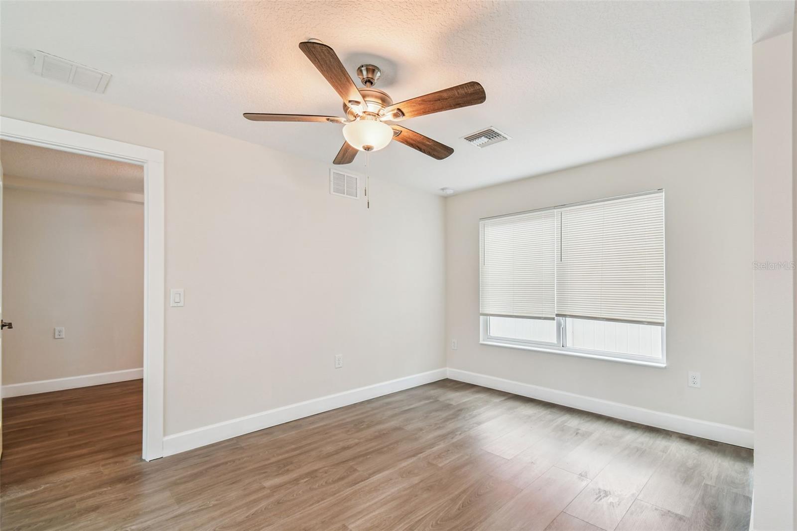 650 E TARPON AVE #C2 — photo 9