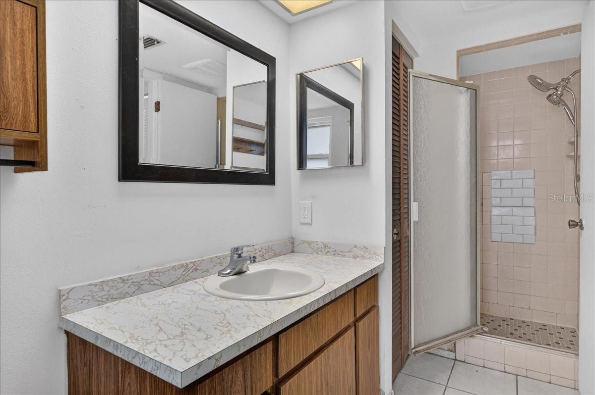 1221 E LIME ST — photo 27