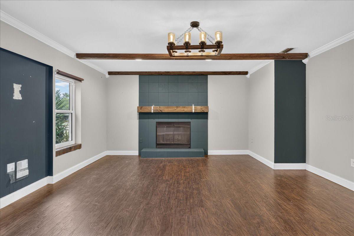 1221 E LIME ST — photo 19