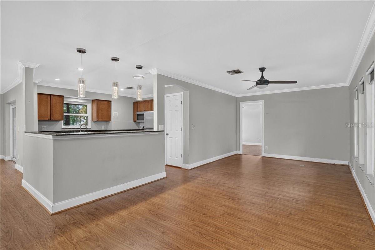 1221 E LIME ST — photo 5