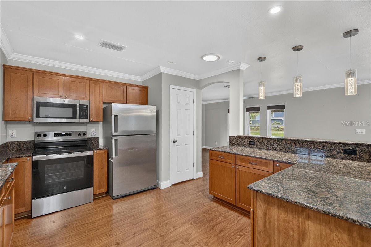 1221 E LIME ST — photo 12