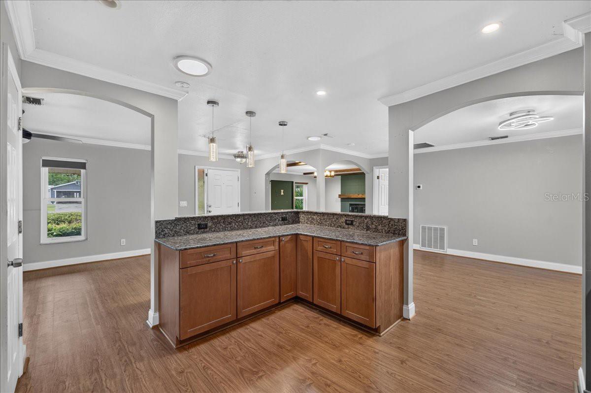1221 E LIME ST — photo 13