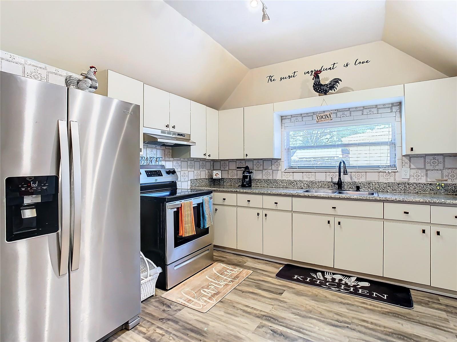 3321 W AILEEN ST — photo 16