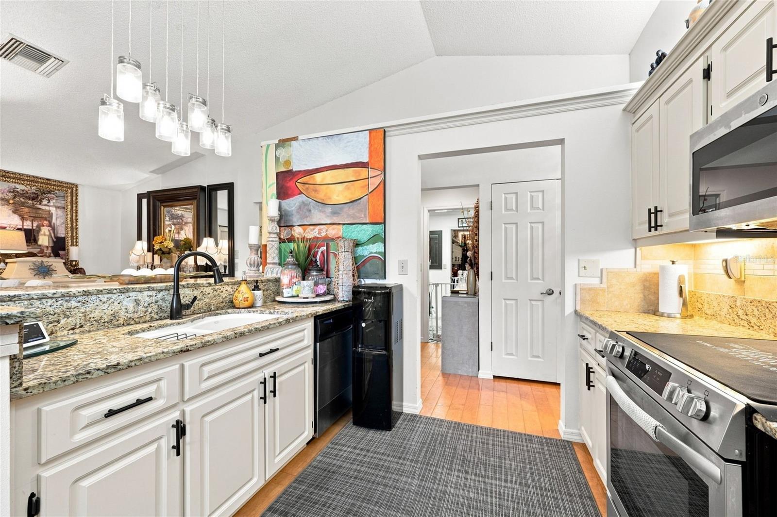 8136 GOLF CLUB CT — photo 16