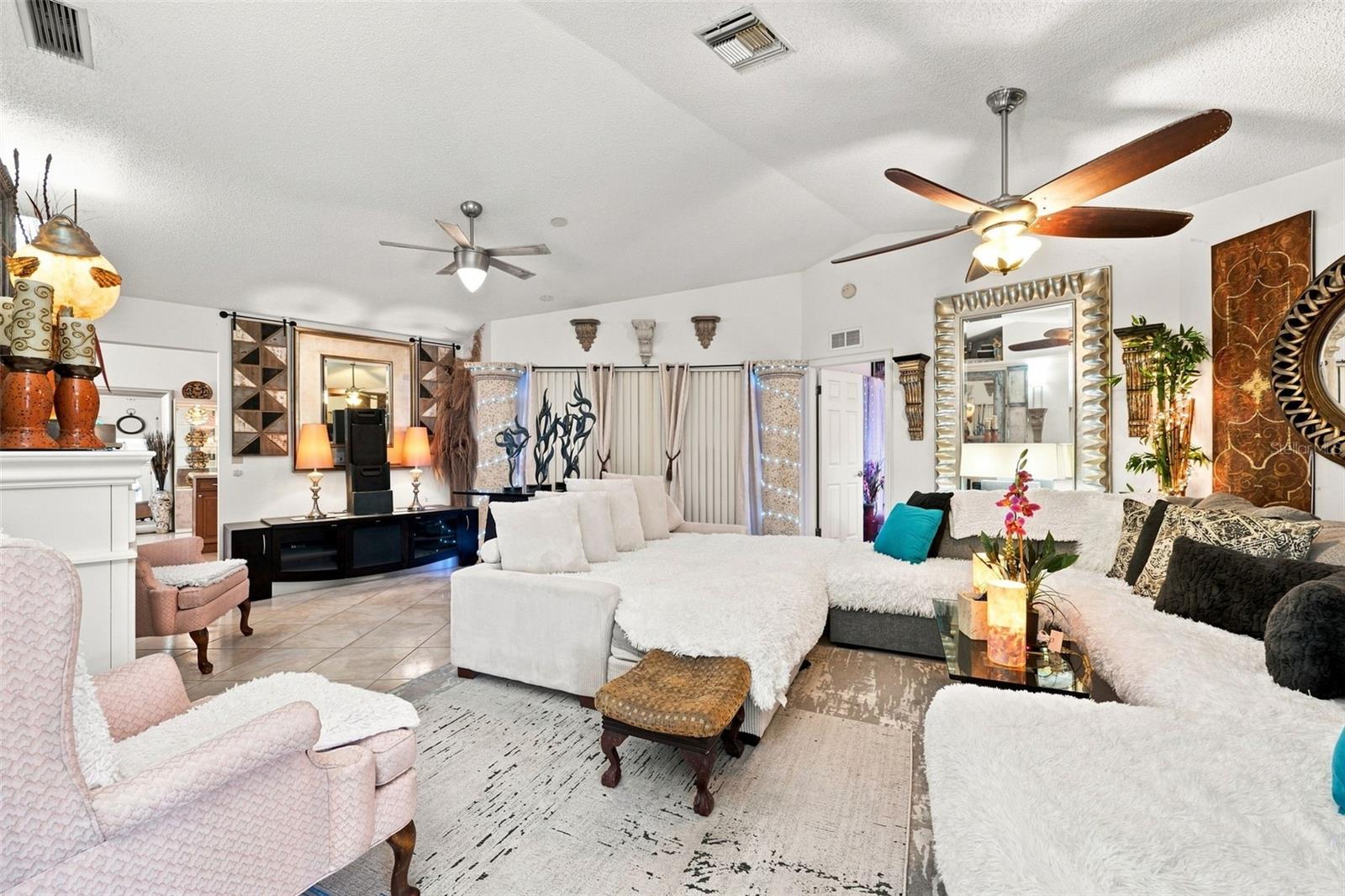 8136 GOLF CLUB CT — photo 3