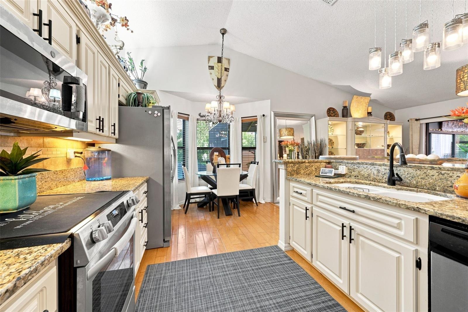 8136 GOLF CLUB CT — photo 17