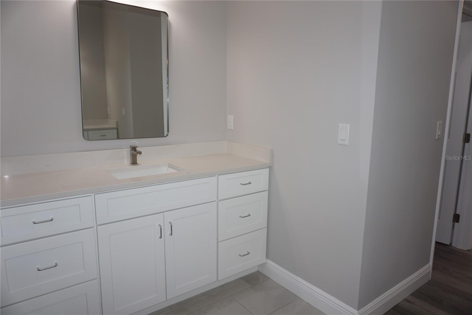 12572 TREE ST — photo 11
