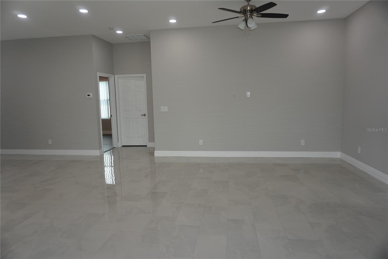 12572 TREE ST — photo 2