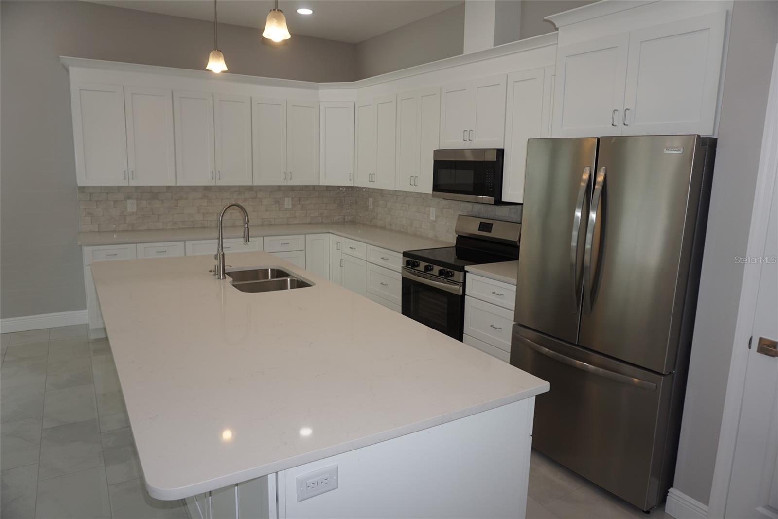 12572 TREE ST — photo 6