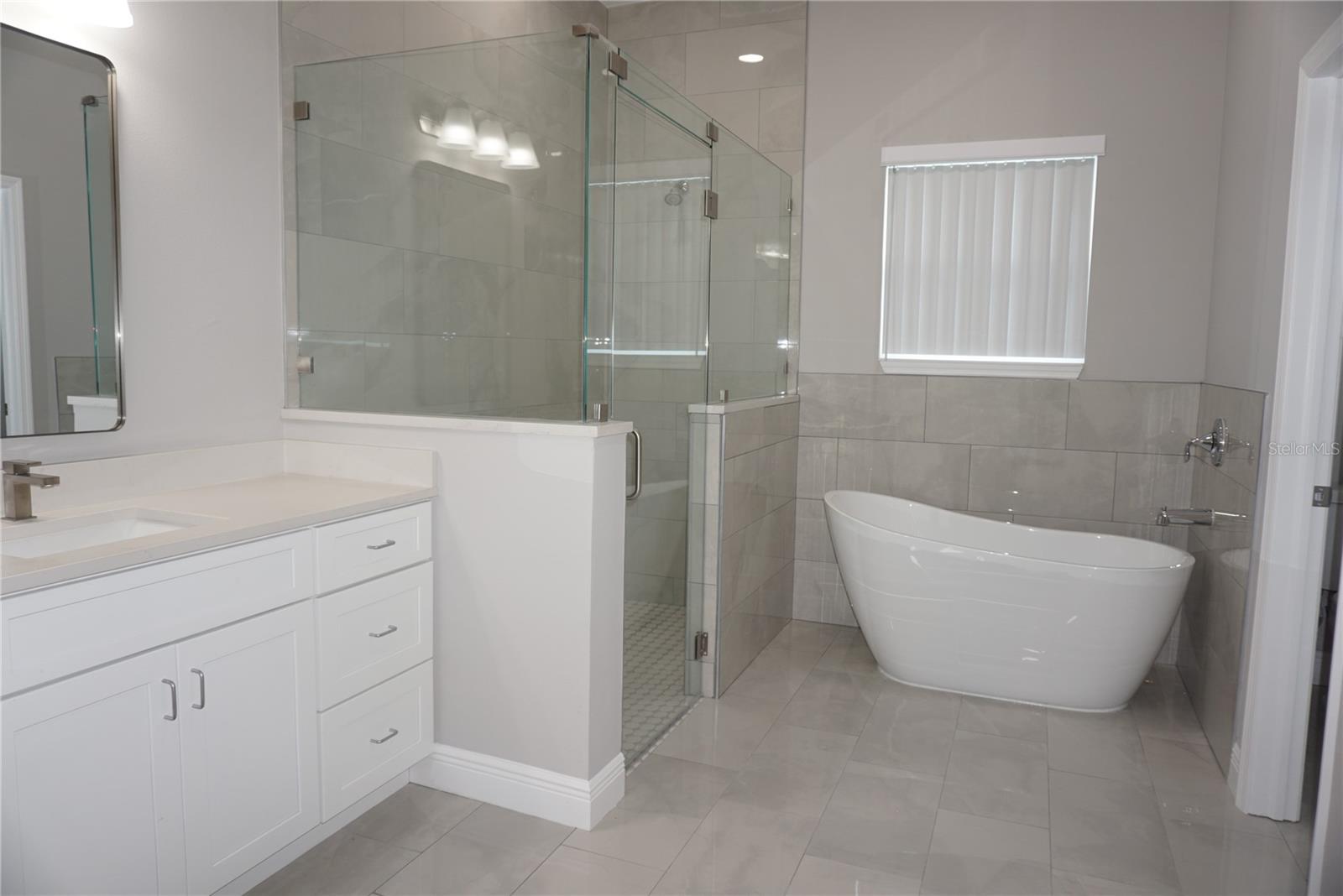 12572 TREE ST — photo 10