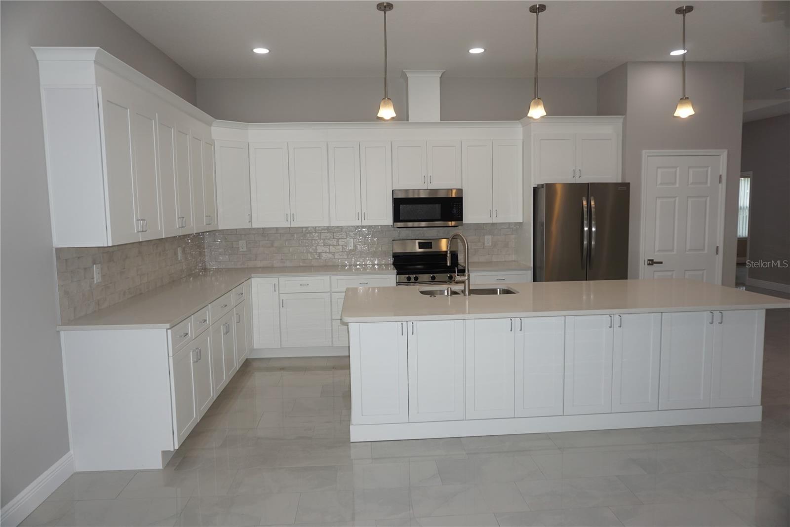 12572 TREE ST — photo 5
