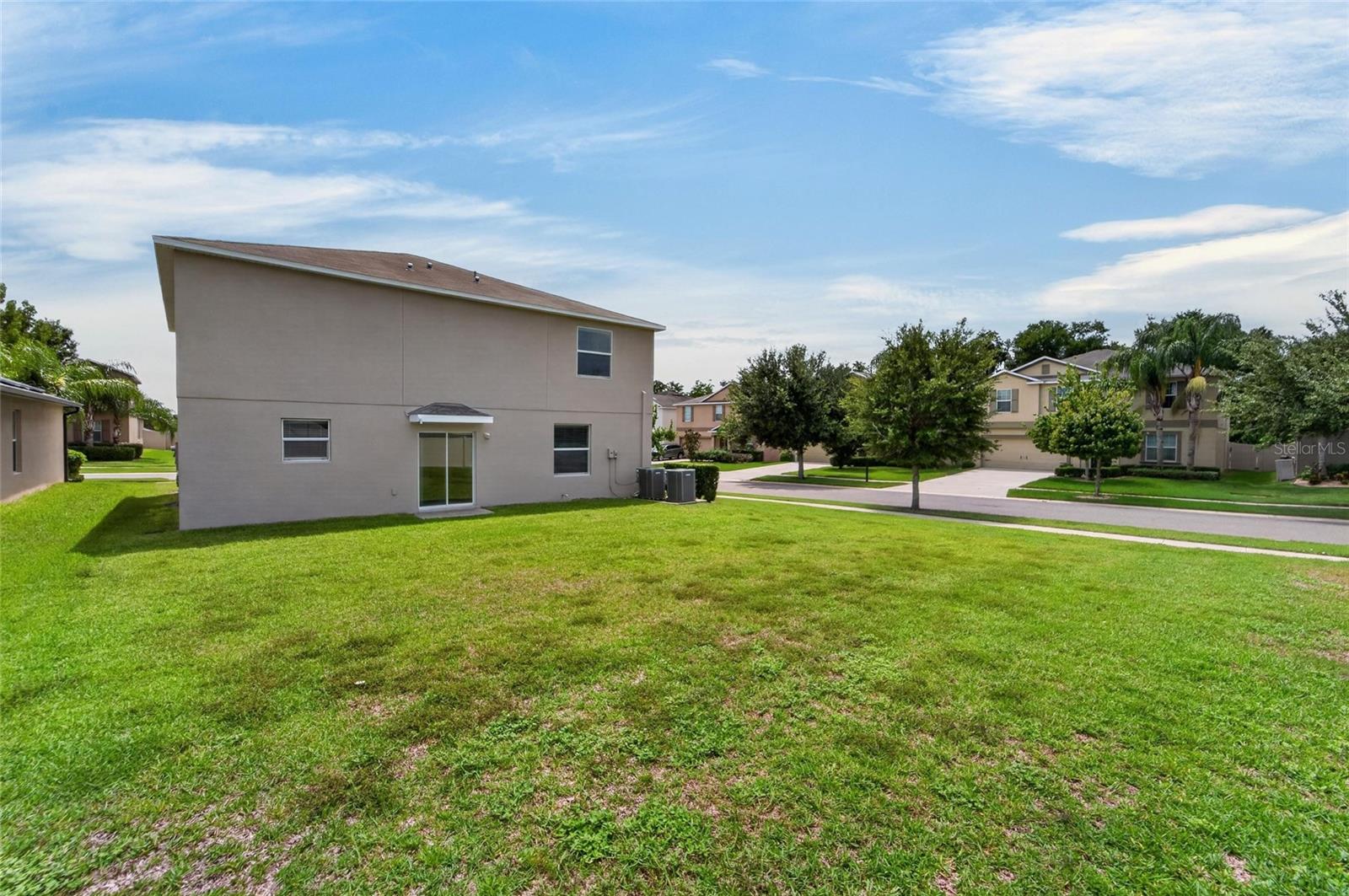 215 ENGLISH HERITAGE PL — photo 13