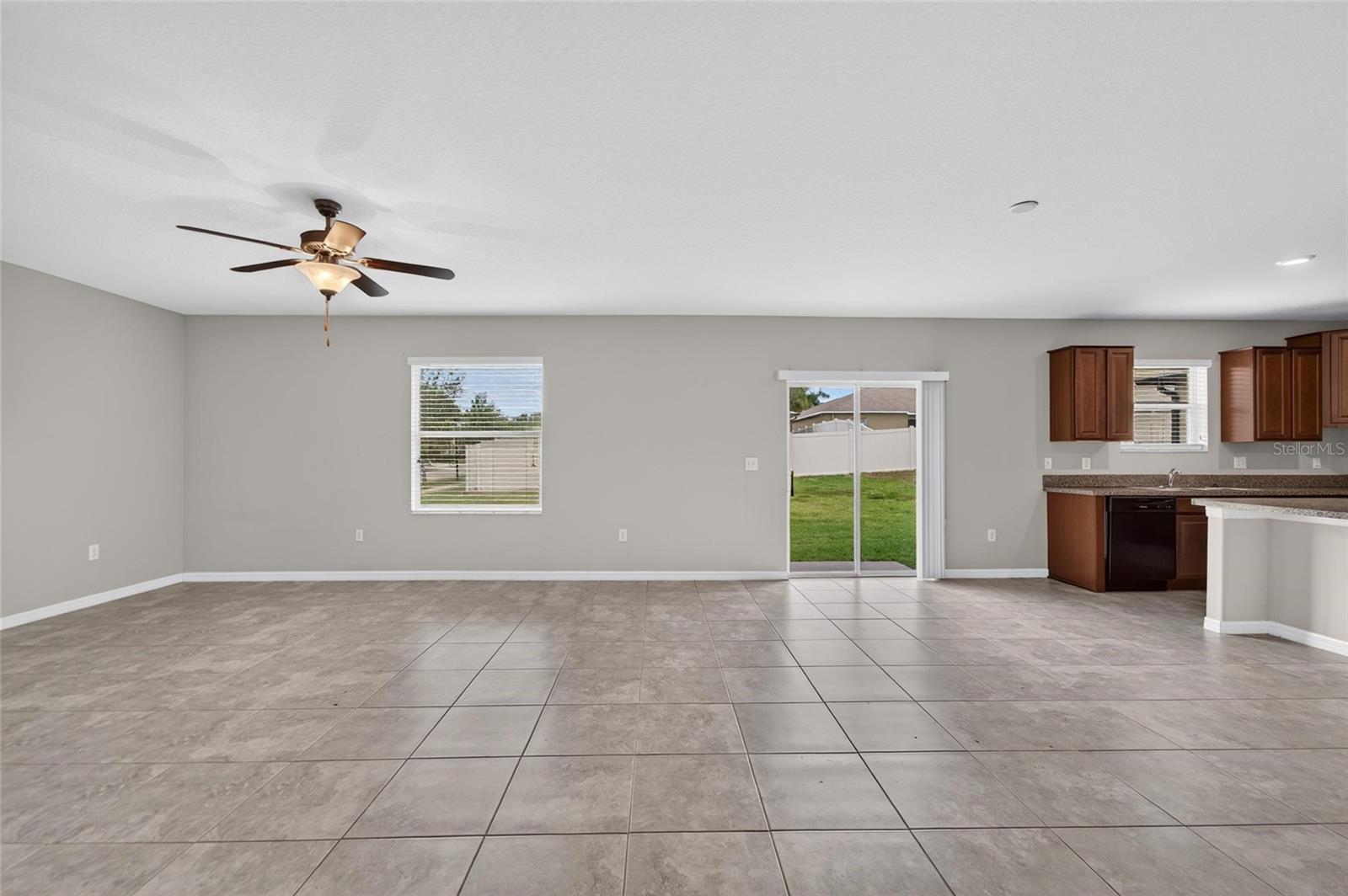 215 ENGLISH HERITAGE PL — photo 23