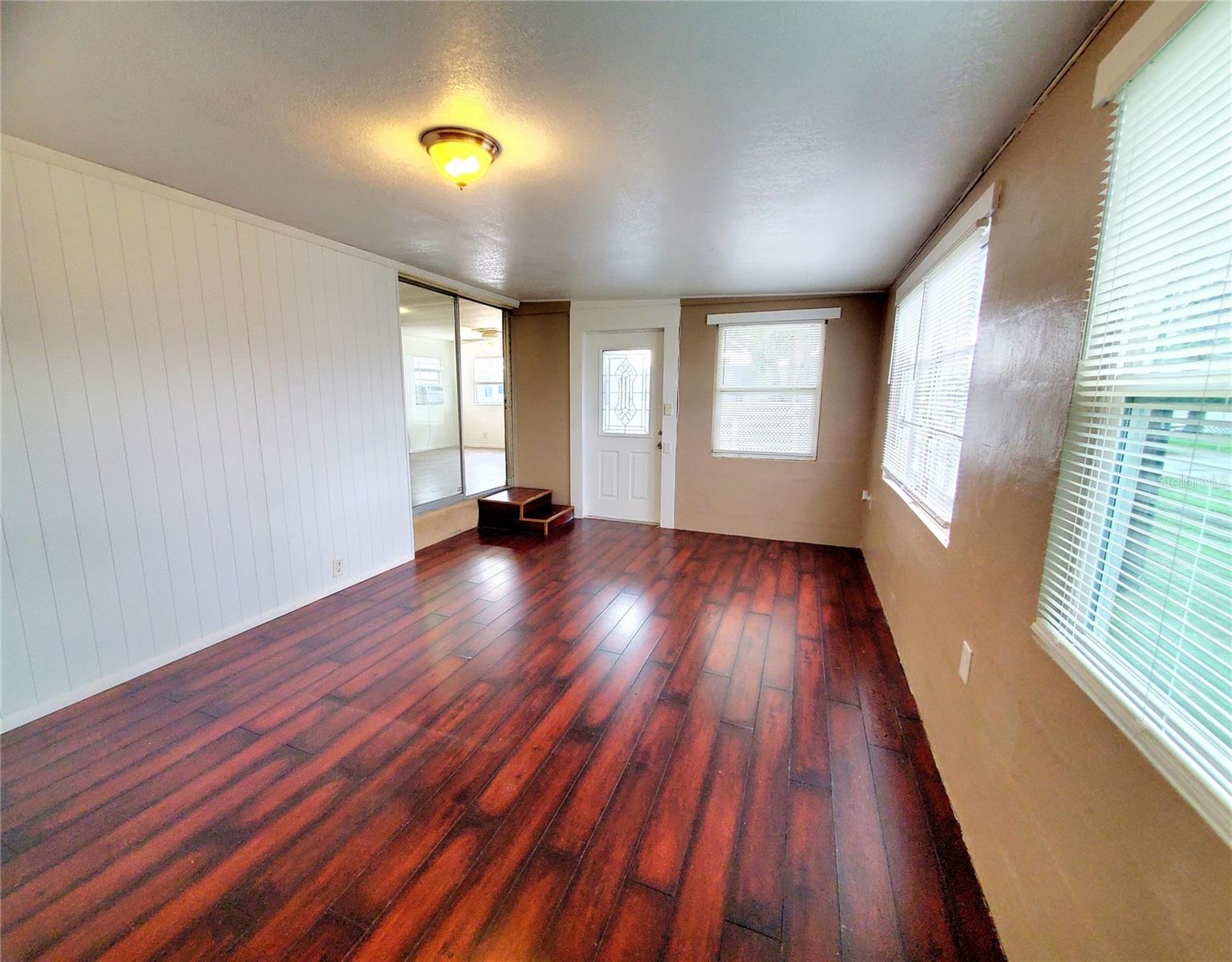 1908 SHADY COVE DR — photo 7