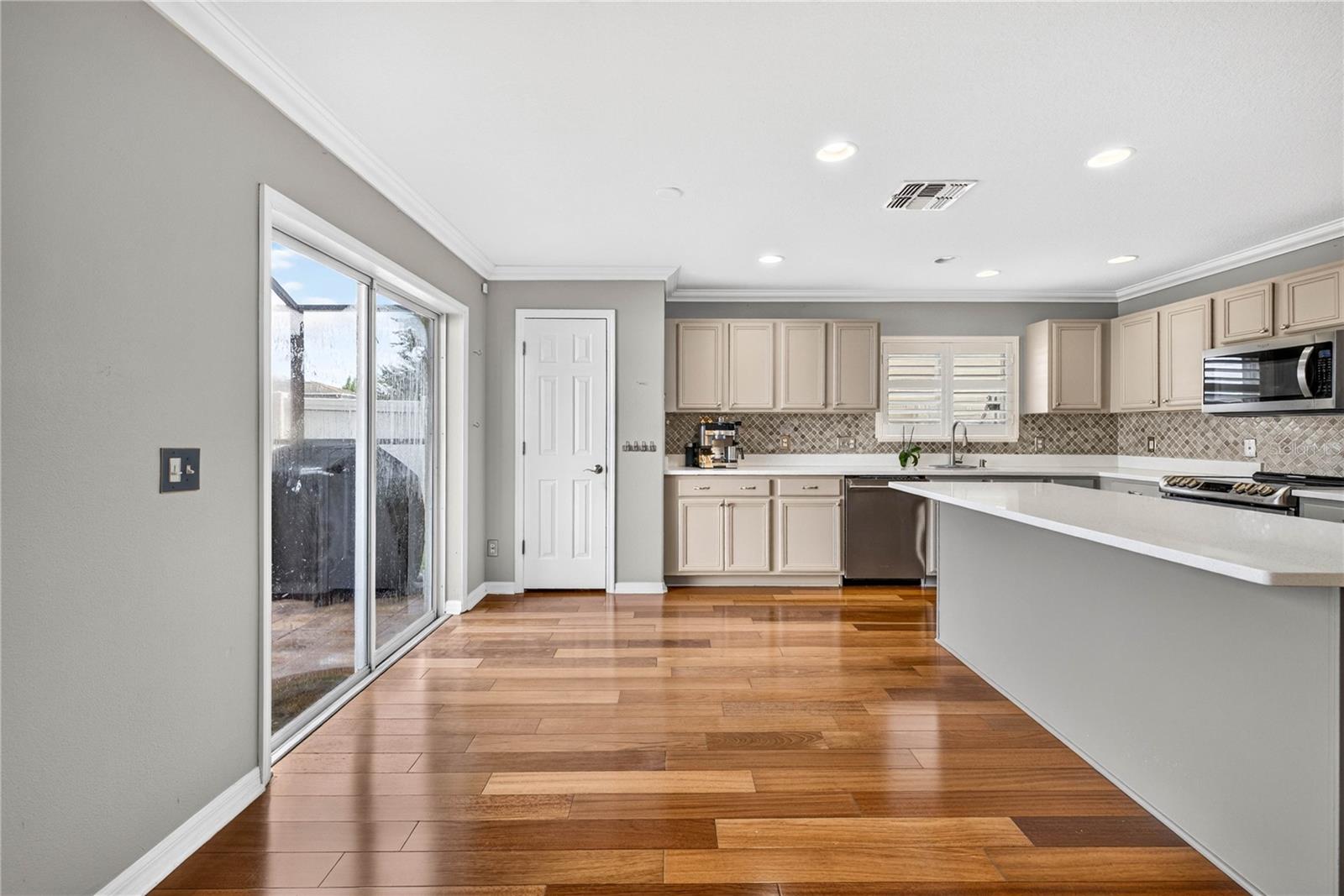 3351 LINTOWER DR — photo 15