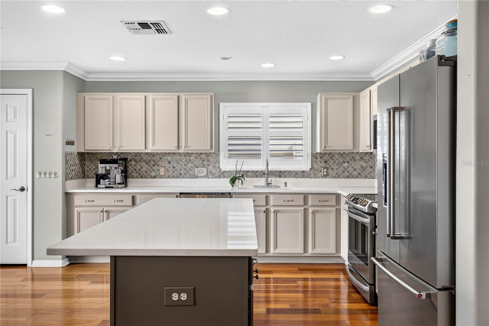 3351 LINTOWER DR — photo 2