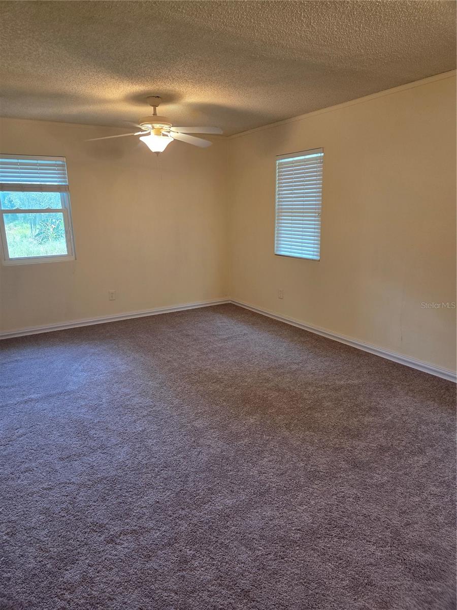 5809 J G ROGERS LN — photo 4