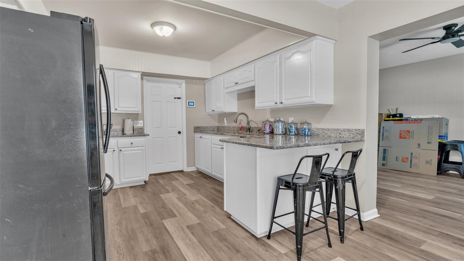 1002 KAY JEAN DR — photo 24