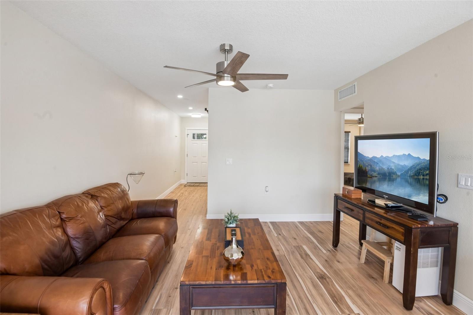 609 WESTWINDS DR #4 — photo 3
