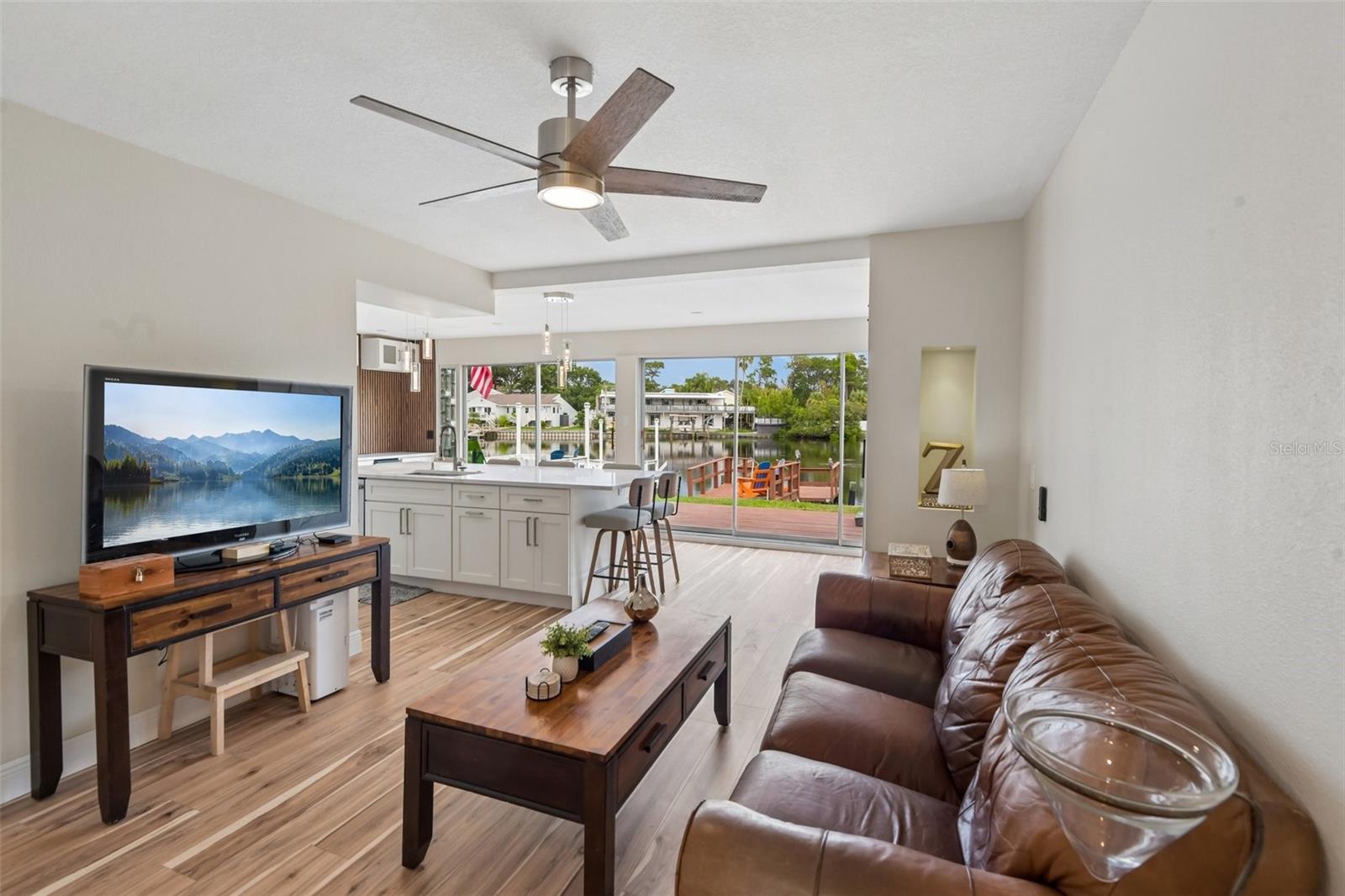 609 WESTWINDS DR #4 — photo 4