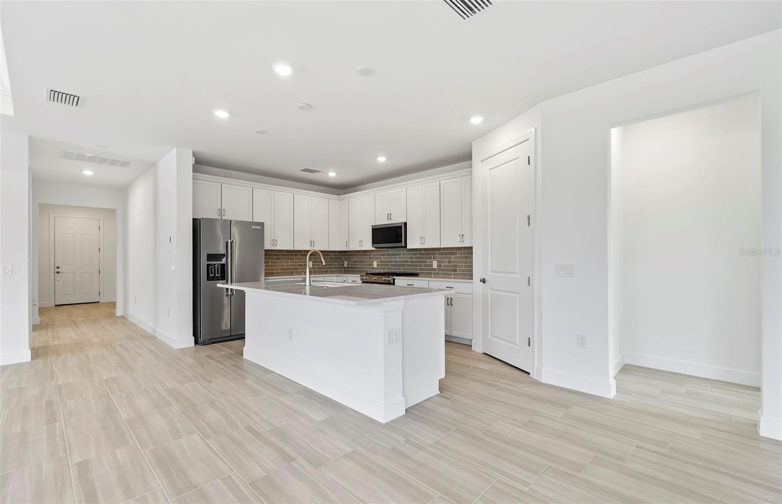 1565 RIDGEMORE ST — photo 17