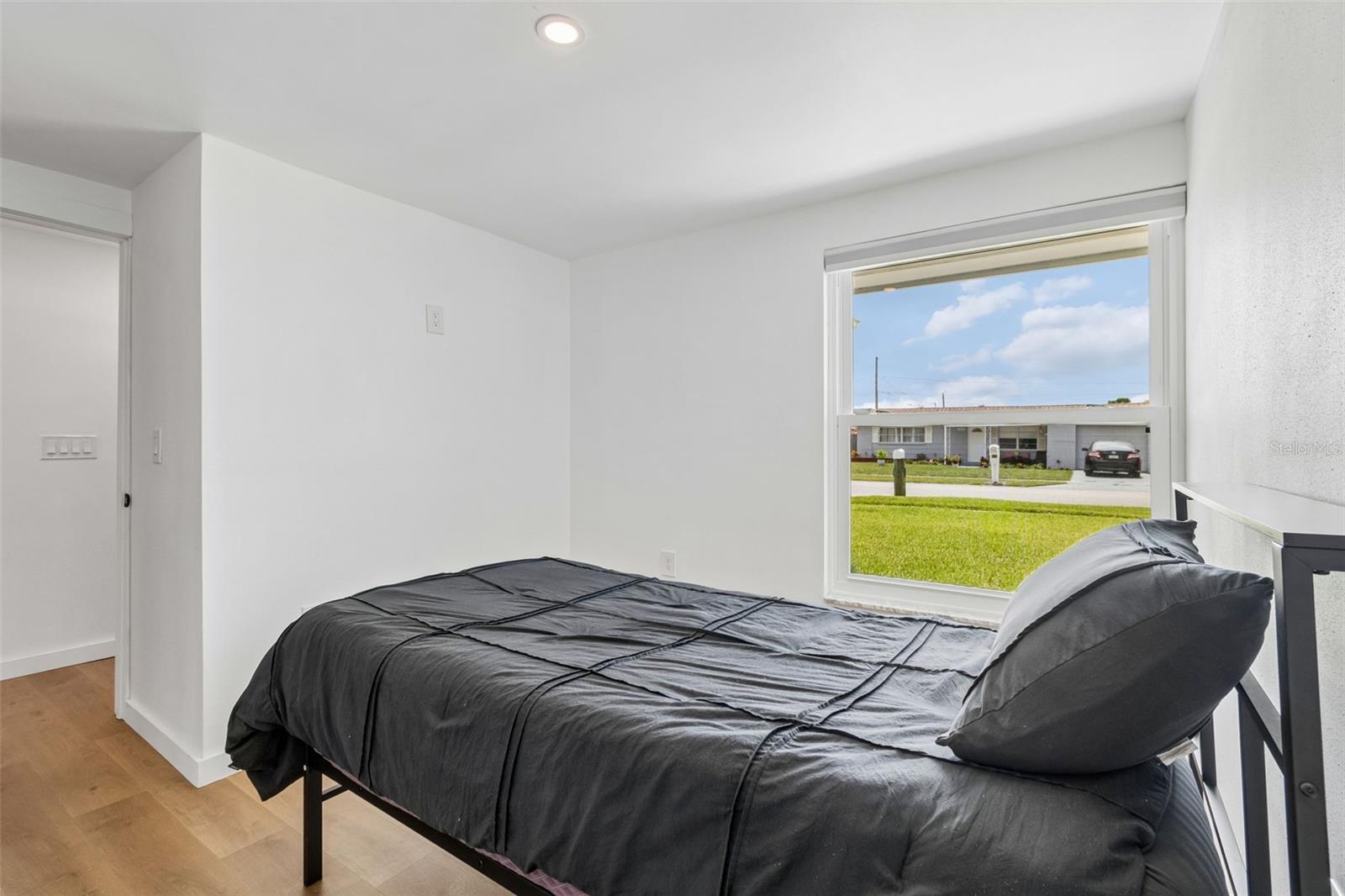 1166 CHANCELLOR DR — photo 26