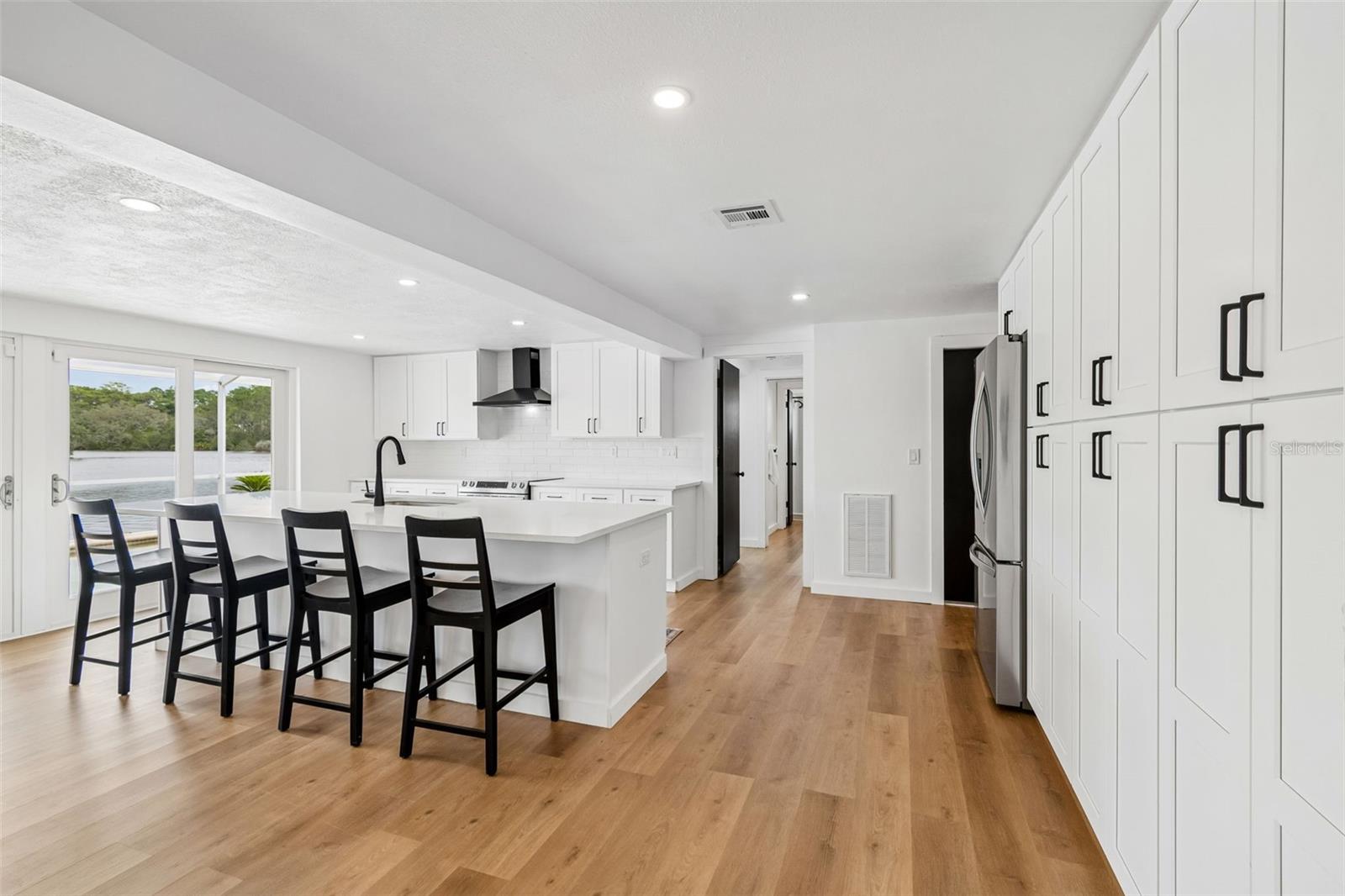 1166 CHANCELLOR DR — photo 17
