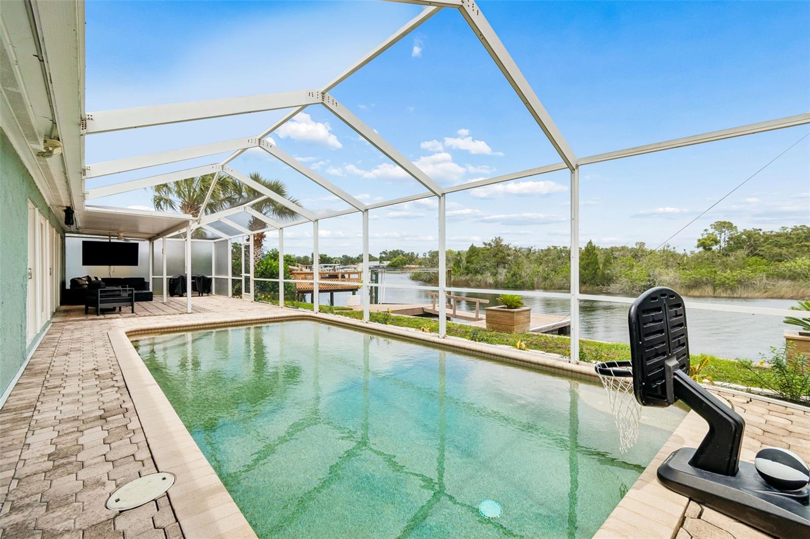 1166 CHANCELLOR DR — photo 4