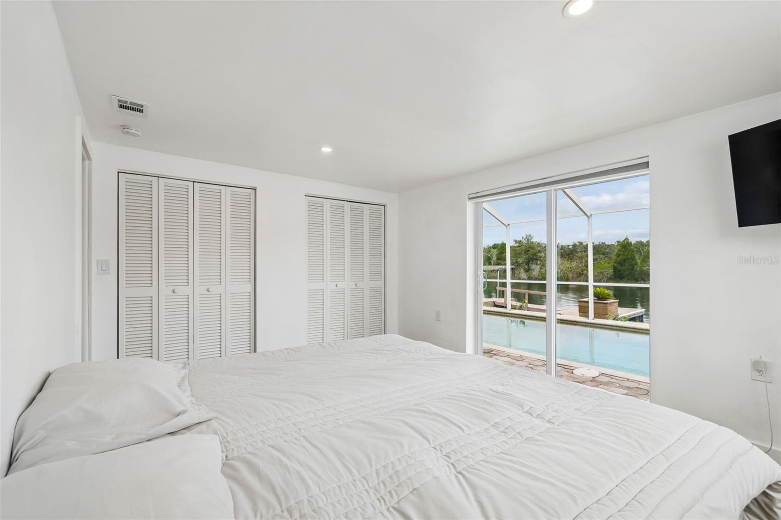 1166 CHANCELLOR DR — photo 53