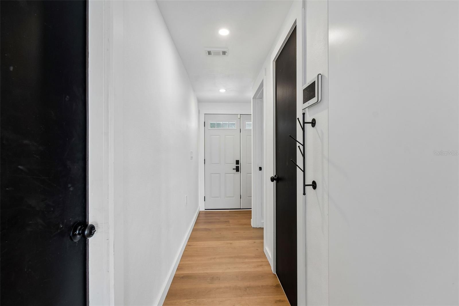 1166 CHANCELLOR DR — photo 29