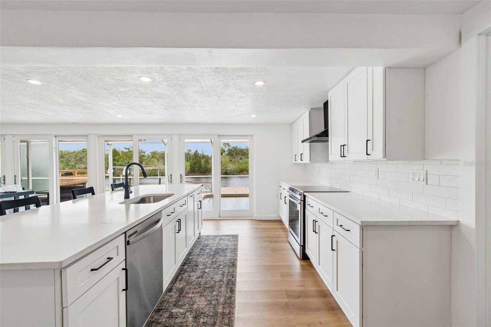 1166 CHANCELLOR DR — photo 10