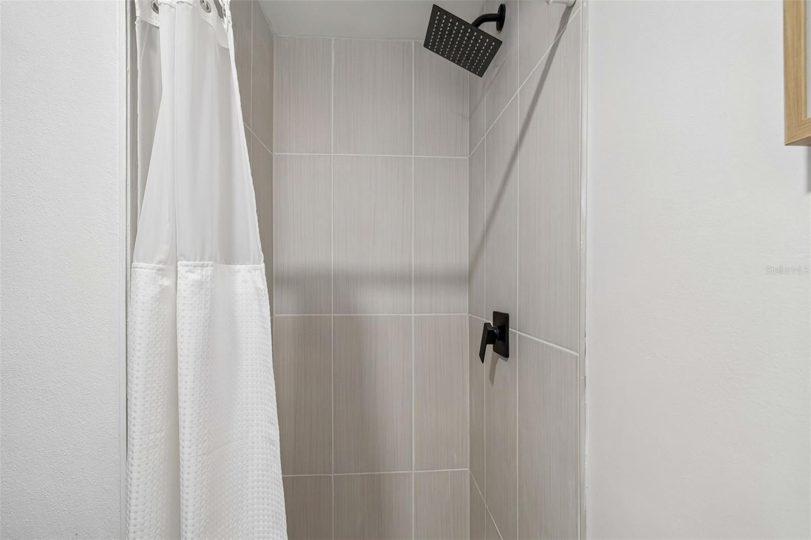 1166 CHANCELLOR DR — photo 47