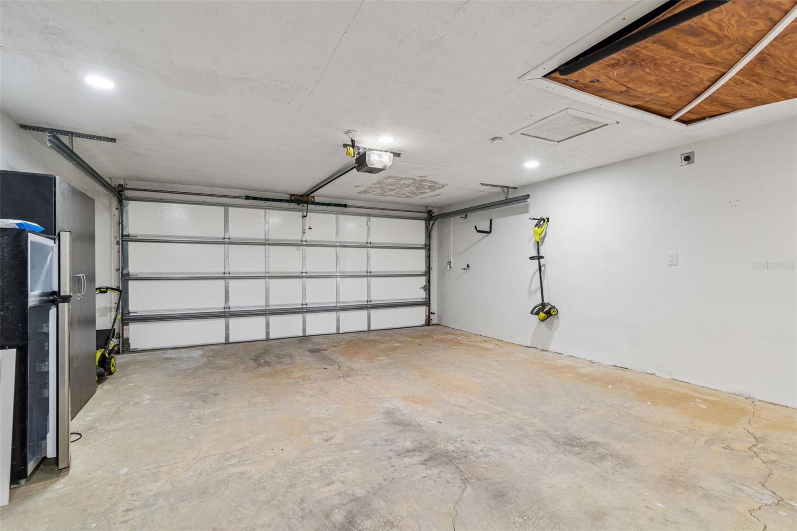 1166 CHANCELLOR DR — photo 55