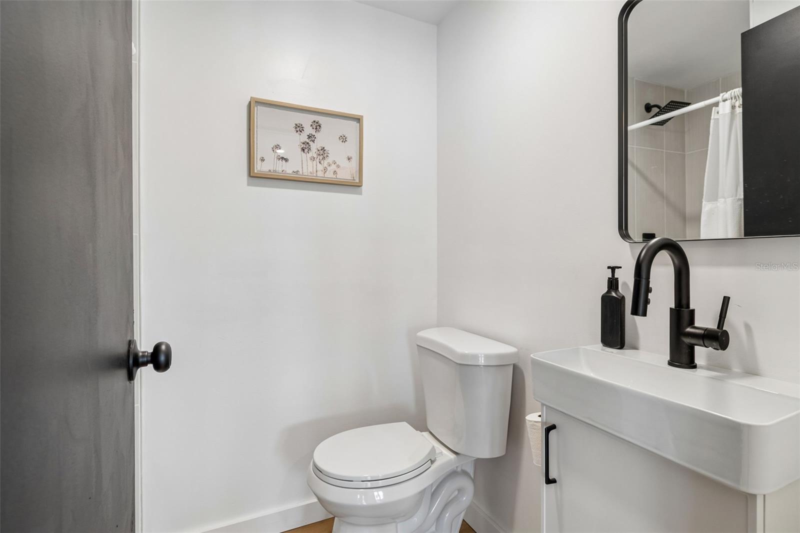 1166 CHANCELLOR DR — photo 45
