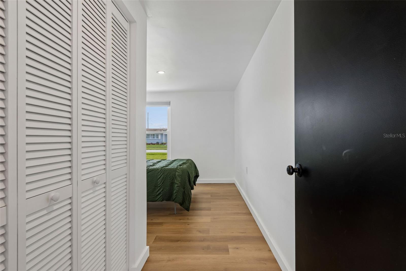 1166 CHANCELLOR DR — photo 40