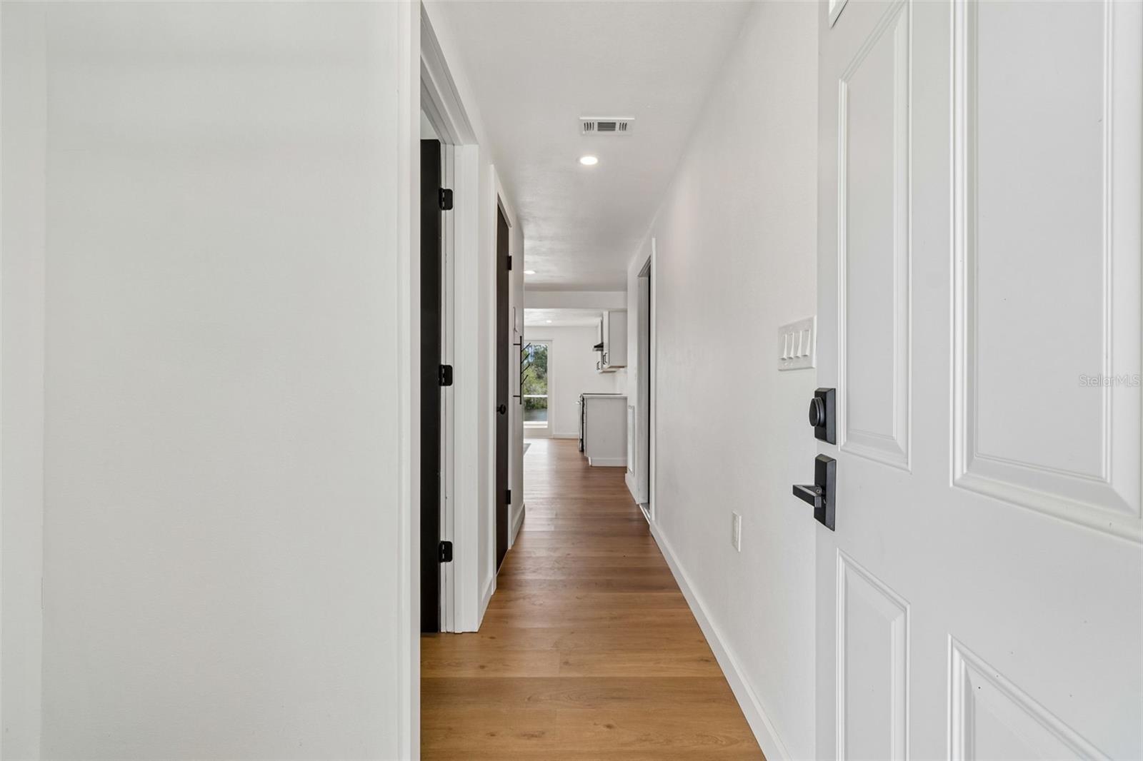 1166 CHANCELLOR DR — photo 8