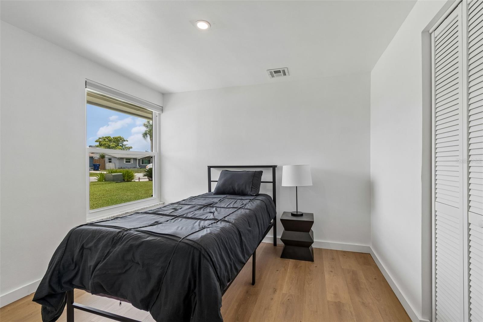 1166 CHANCELLOR DR — photo 25