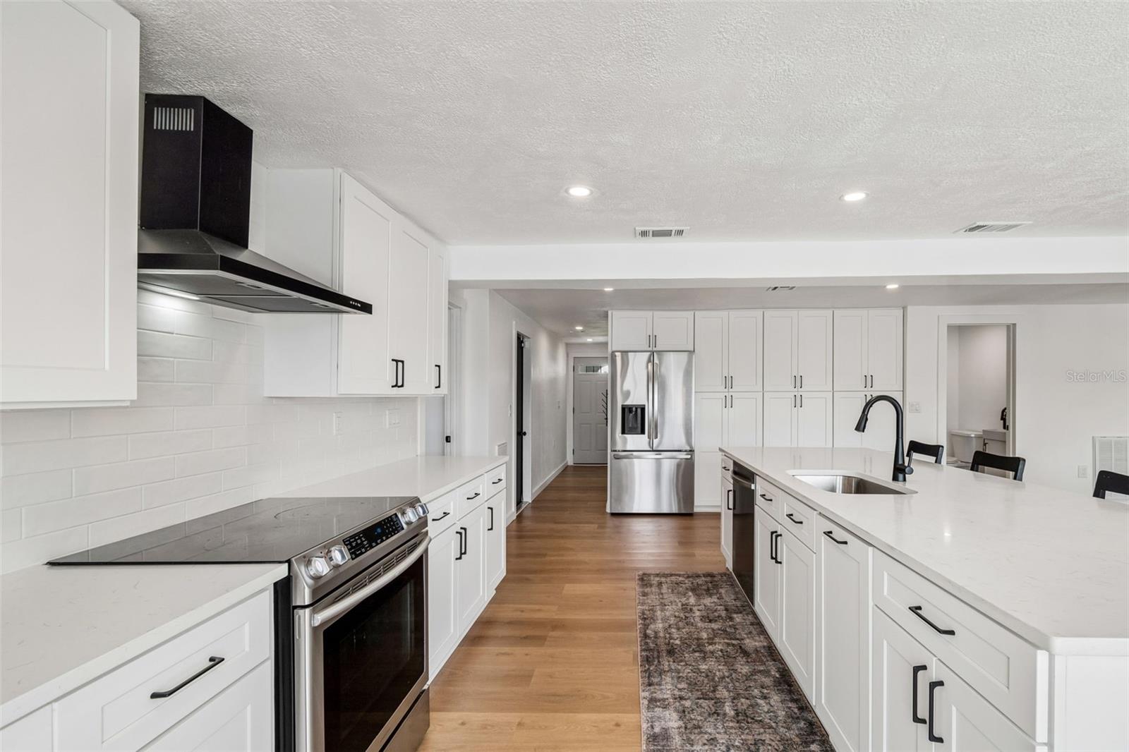 1166 CHANCELLOR DR — photo 13
