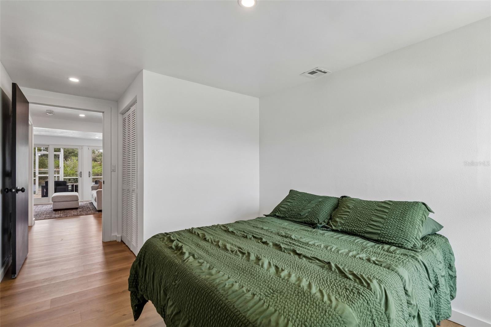 1166 CHANCELLOR DR — photo 43