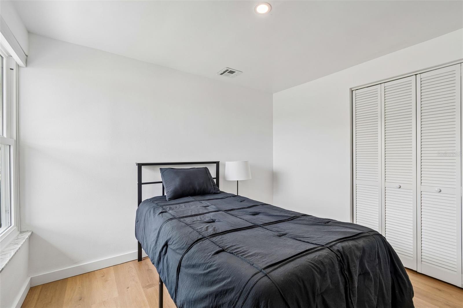 1166 CHANCELLOR DR — photo 27