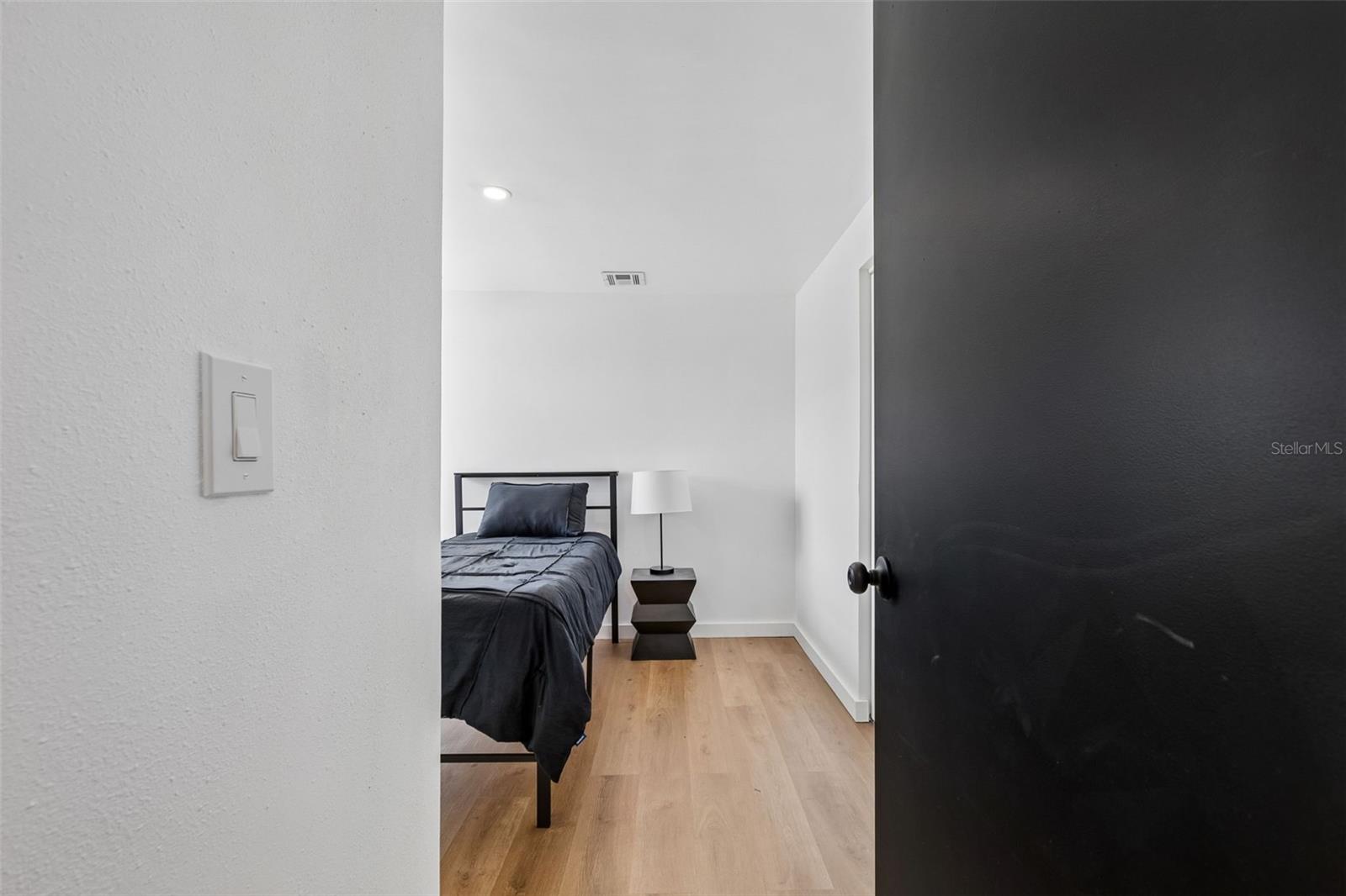 1166 CHANCELLOR DR — photo 24