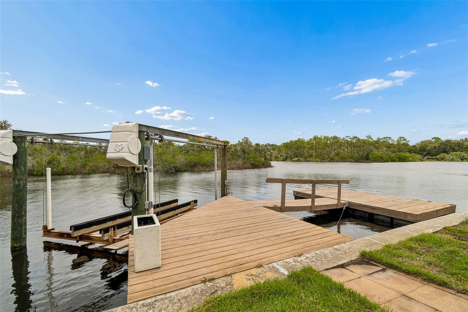 1166 CHANCELLOR DR — photo 5