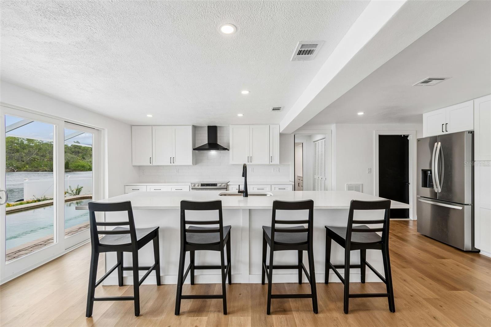 1166 CHANCELLOR DR — photo 15