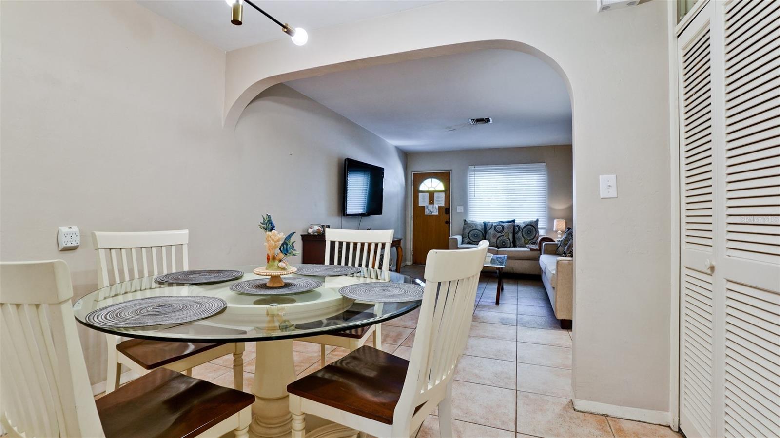 507 MADISON CT — photo 7