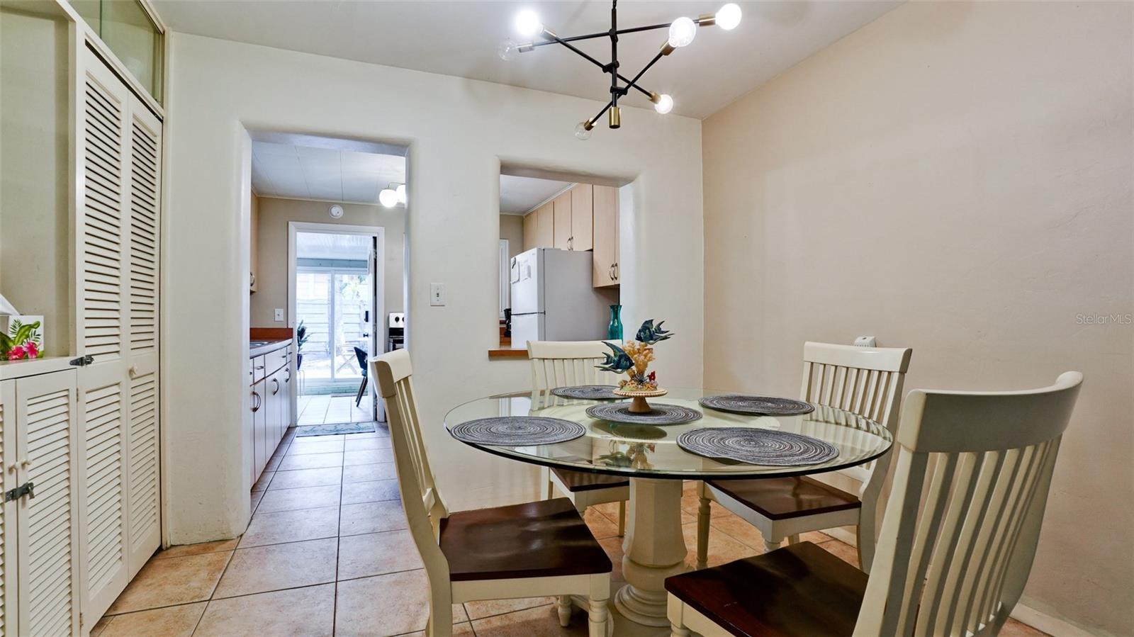 507 MADISON CT — photo 5