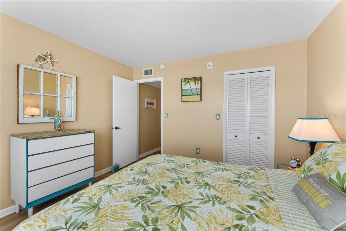 5020 BRITTANY DR S #118 — photo 16