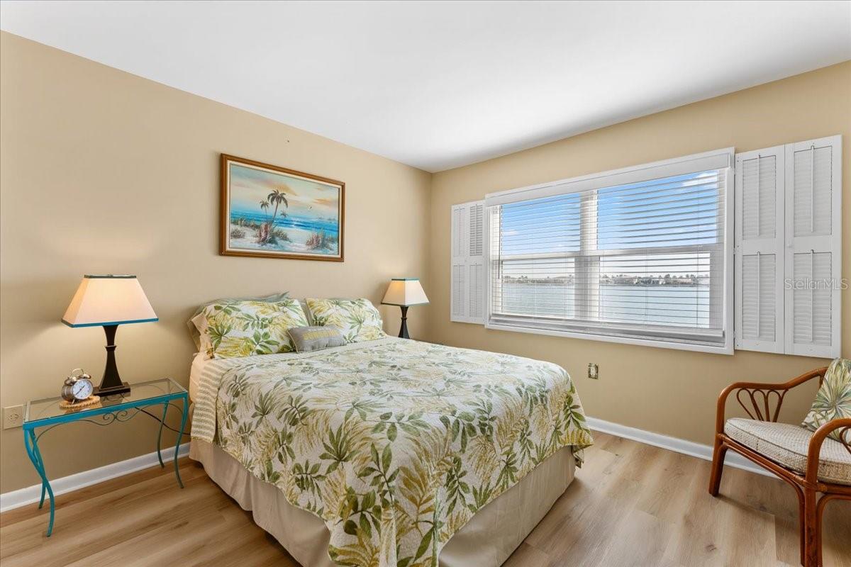 5020 BRITTANY DR S #118 — photo 15