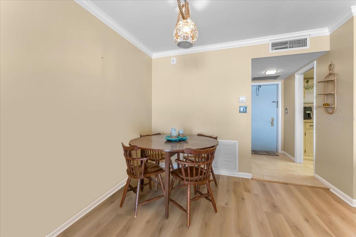 5020 BRITTANY DR S #118 — photo 13